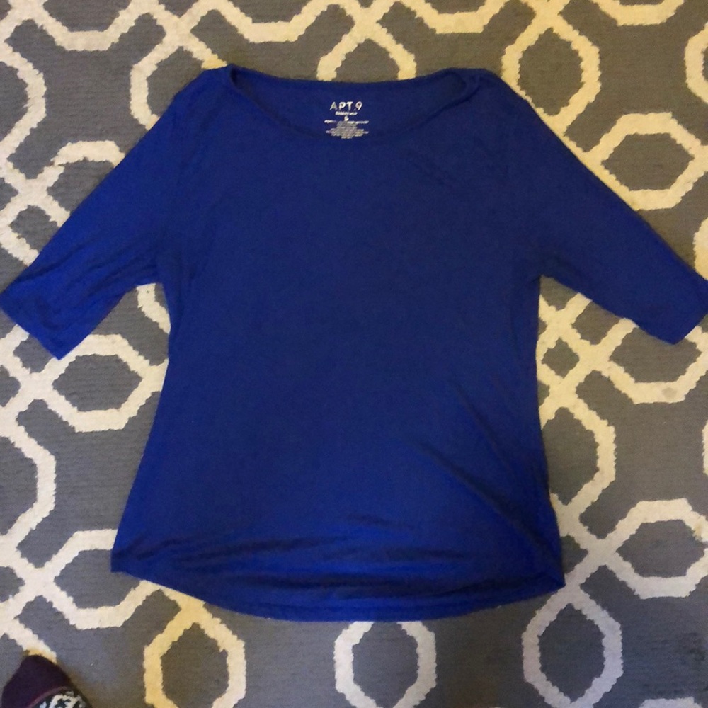 Half-sleeve tee